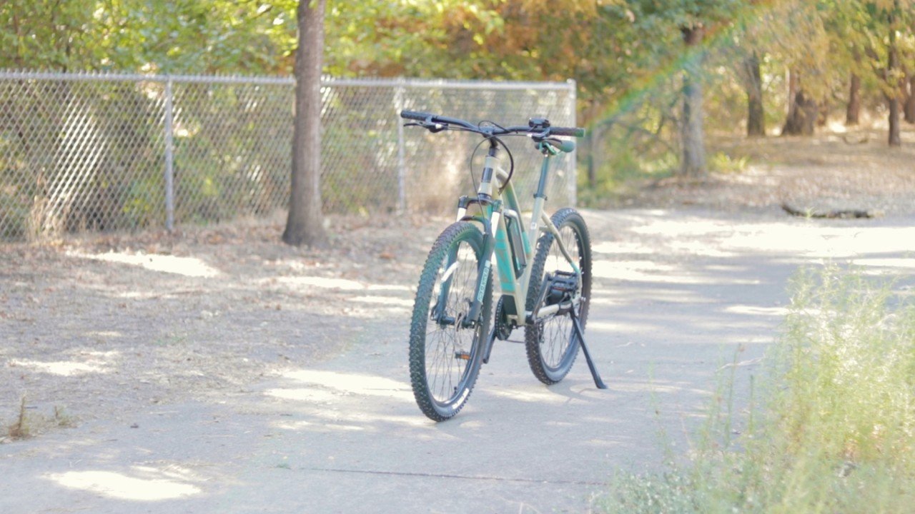 electrified-reviews-izip-trlz-electric-bike-review-front-angled