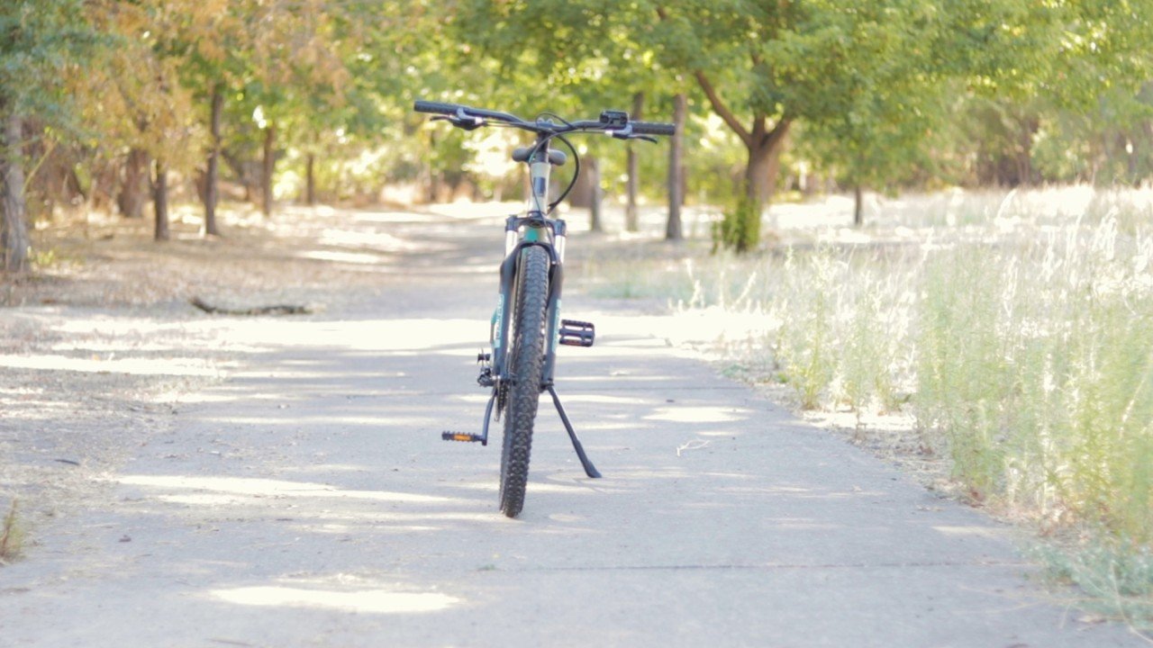 electrified-reviews-izip-trlz-electric-bike-review-front