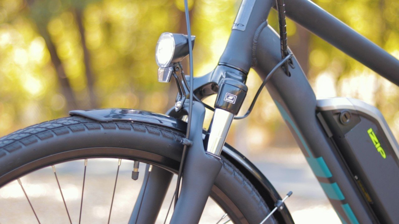 electrified-reviews-izip-e3-brio-electric-bike-review-headlight-profile