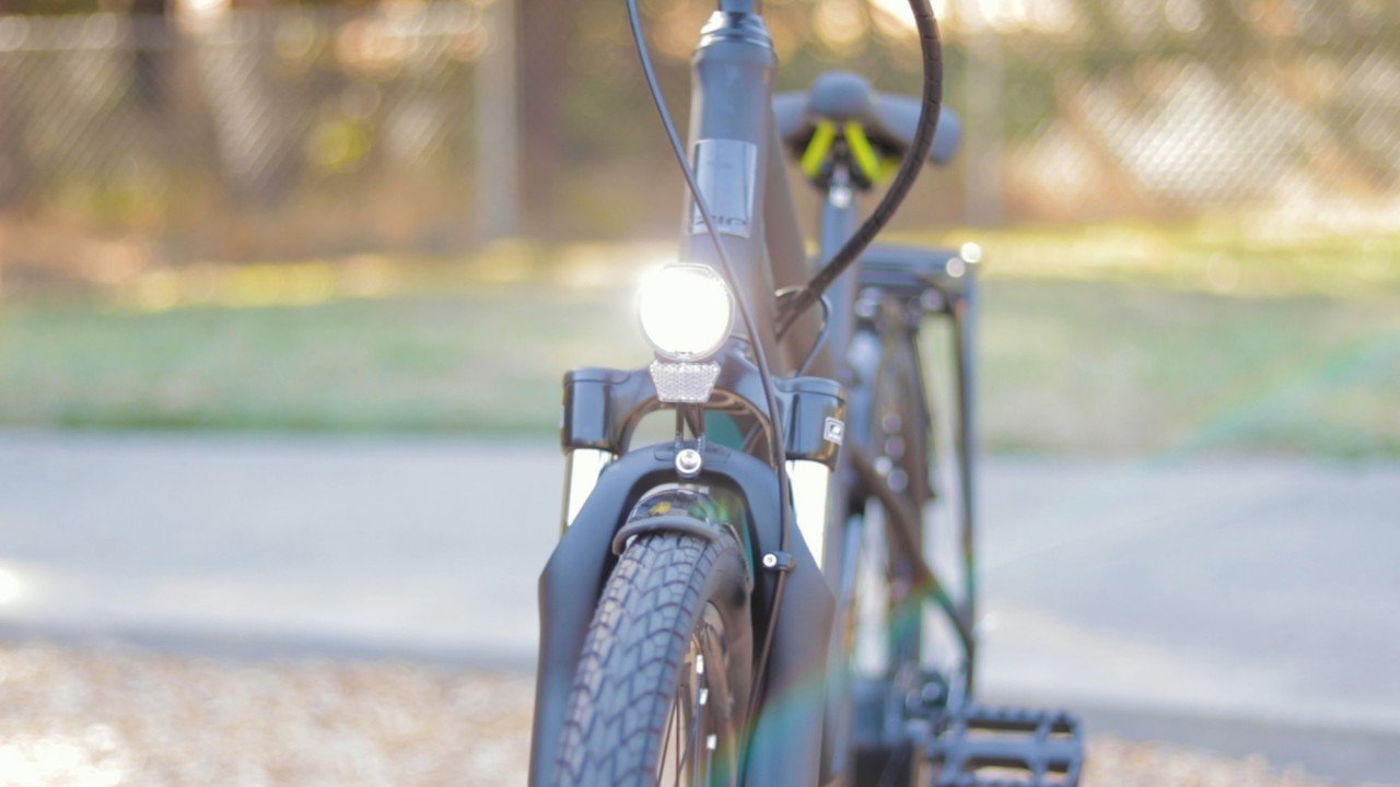 electrified-reviews-izip-e3-brio-electric-bike-review-headlight-2