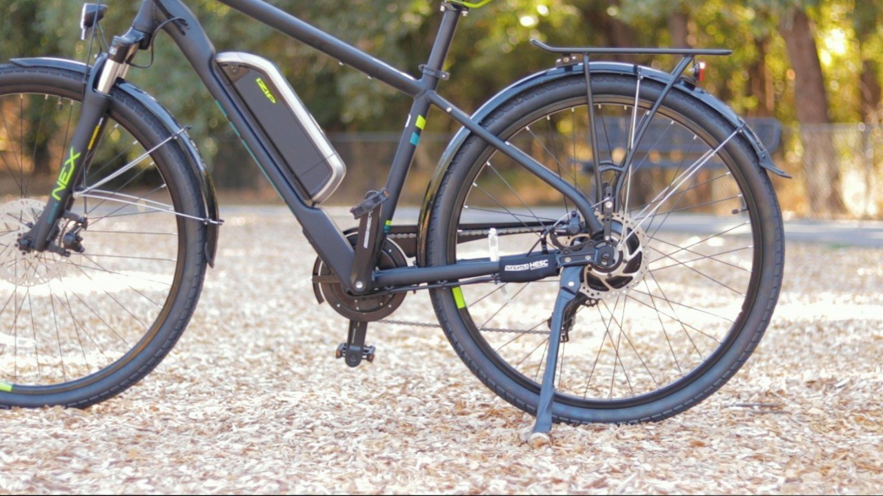 electrified-reviews-izip-e3-brio-electric-bike-review-profile-battery