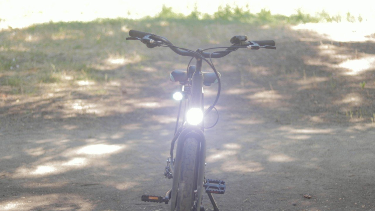electrified-reviews-izip-simi-electric-bike-review-light-2