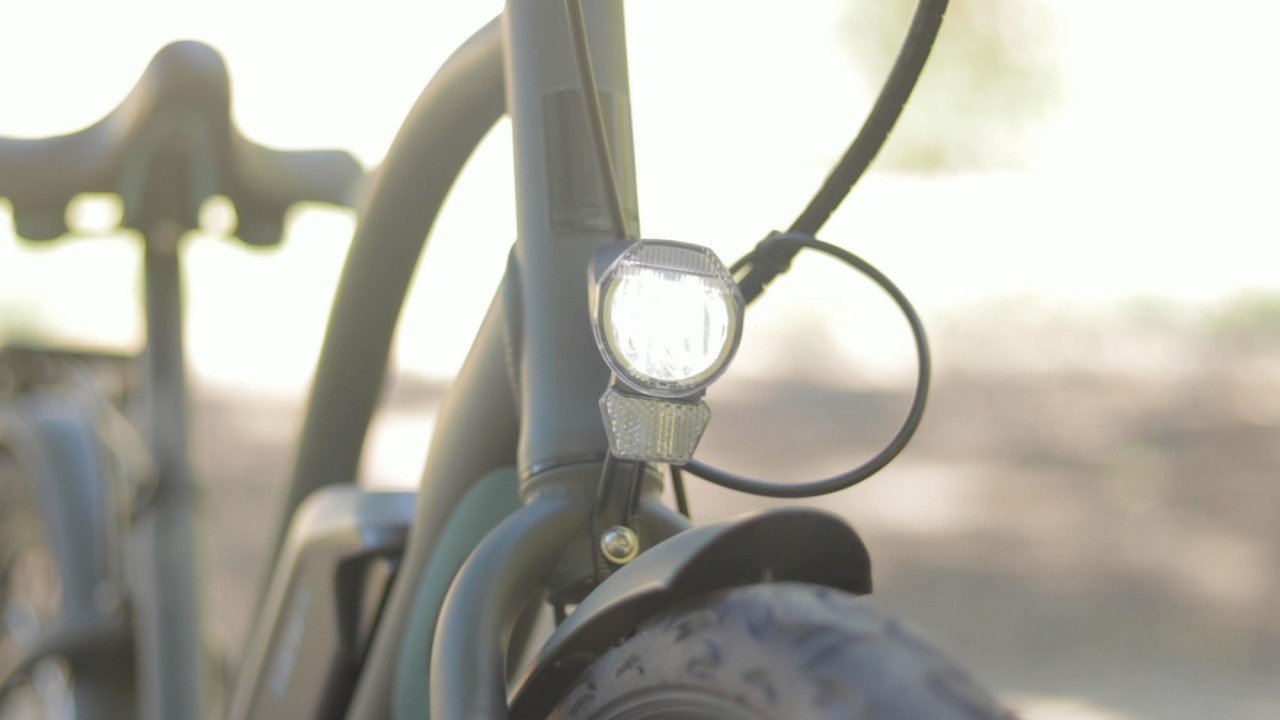electrified-reviews-izip-simi-electric-bike-review-light
