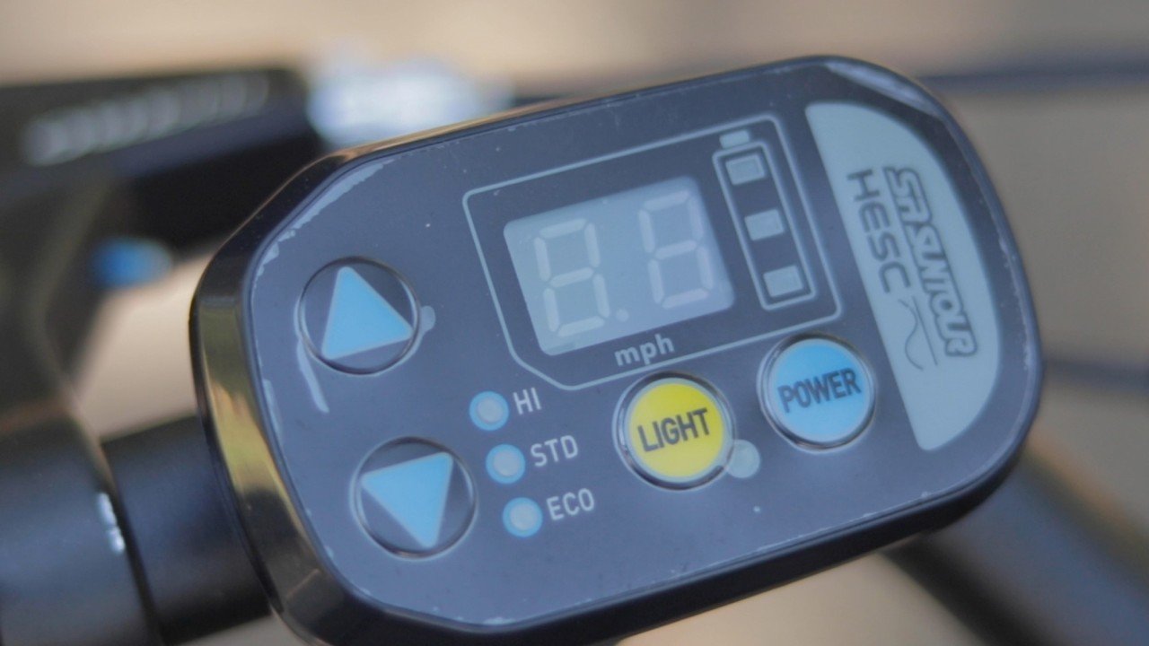 electrified-reviews-izip-simi-electric-bike-review-suntour-hesc-display
