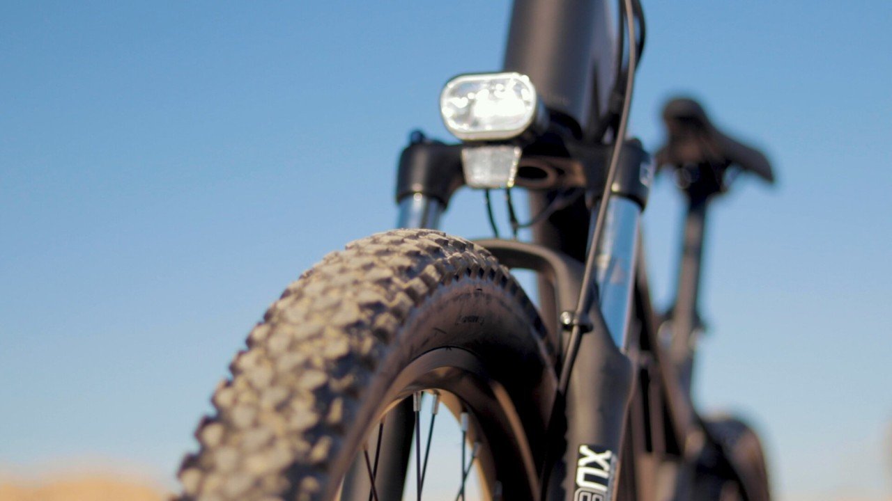 electrified-reviews-surface-604-shred-electric-bike-review-2019-tire