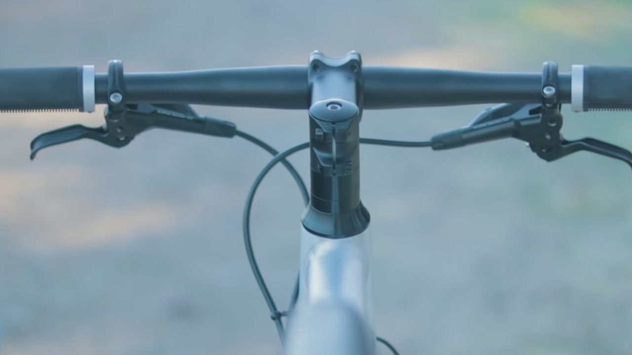 electrified-reviews-ampler-curt-single-speed-electric-bike-review-handlebars