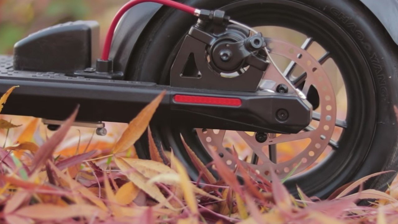 electrified-reviews-gotrax-gxl-folding-electric-scooter-review-brake