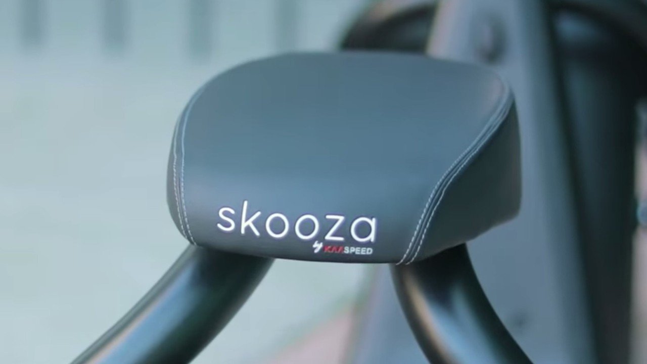 electrified-reviews-skooza-k1s-fat-tire-electric-scooter-review-saddle