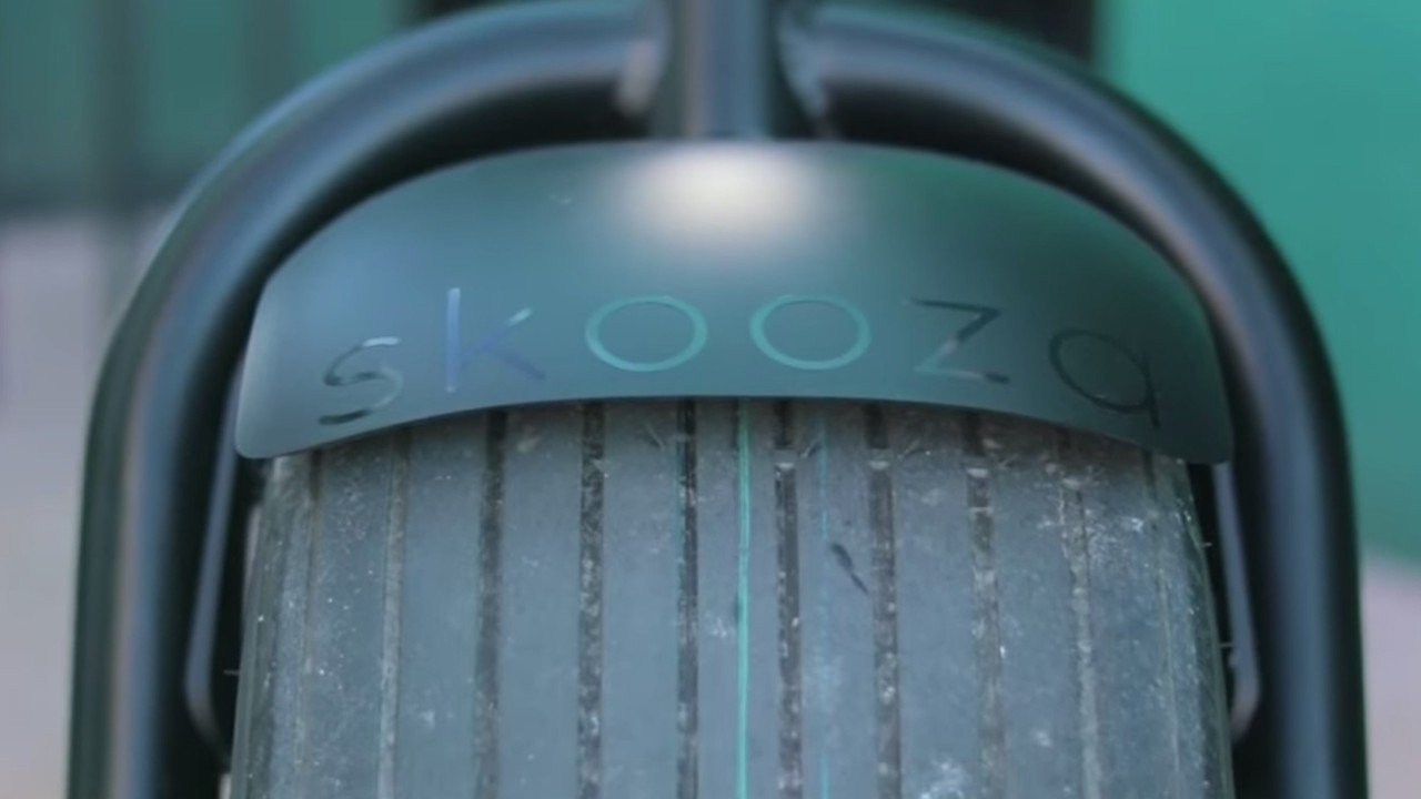 electrified-reviews-skooza-k1s-fat-tire-electric-scooter-review-tire-front