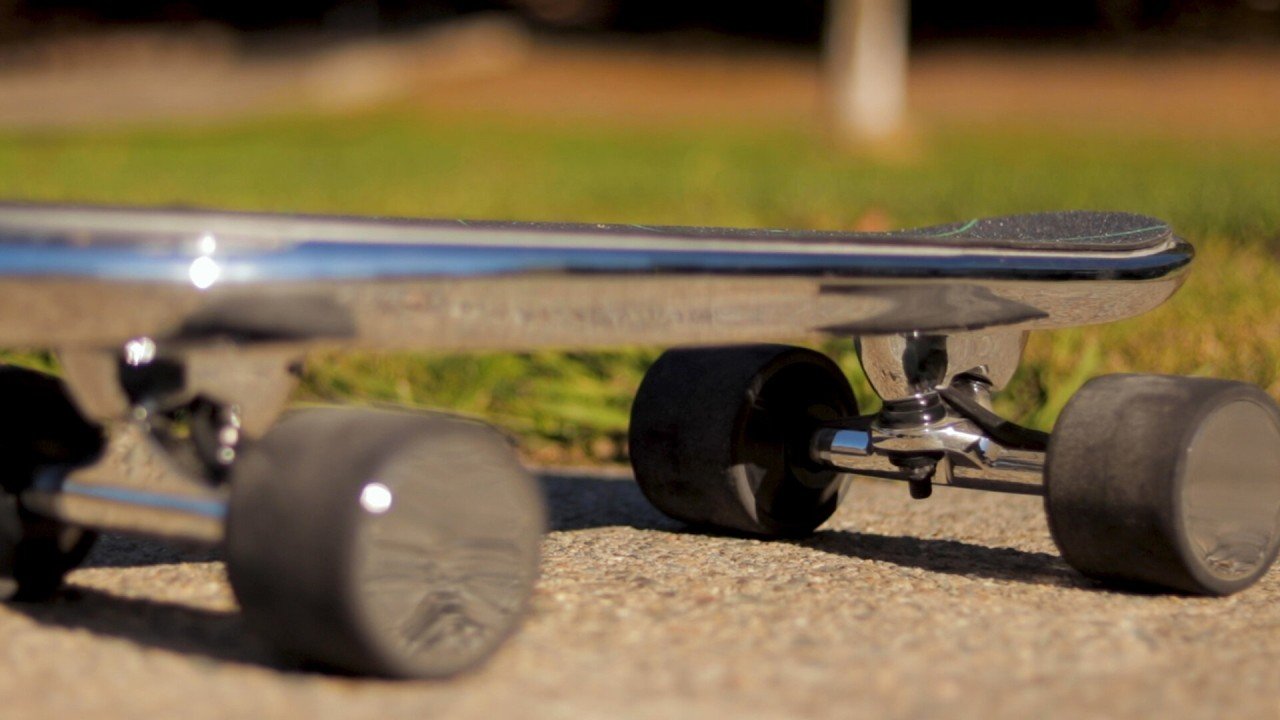 walnutt-spectra-silver-electric-skateboard-review-2019-side