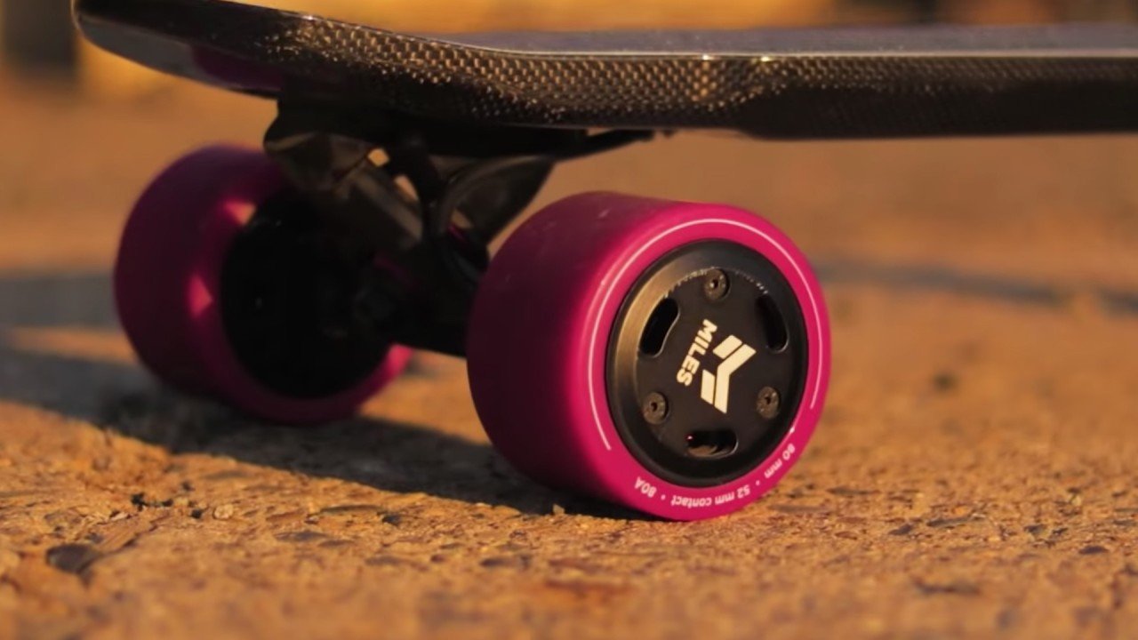 electrified-reviews-miles-power-dual-electric-skateboard-review-motor
