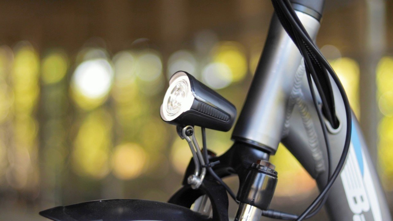 electrified-reviews-bagibike-b10-foldign-electric-bike-review-light