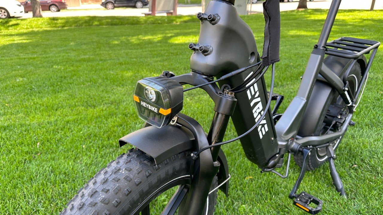Heybike Ranger S Suspension Fork with Integrated Headlight and Basket Mount.jpg