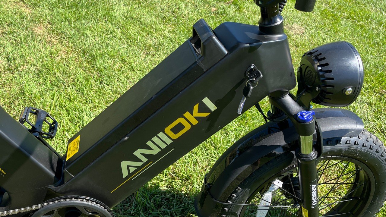 Aniioki AQ177 Pro Max Downtube Mounted Locking Removable Battery Pack.jpg