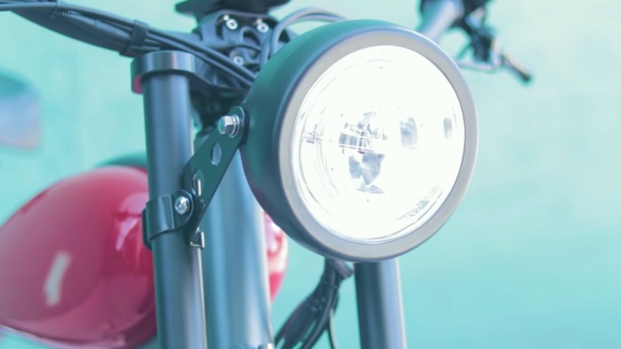 electrified-reviews-civi-bikes-cheetah-electric-bike-review-headlight-2