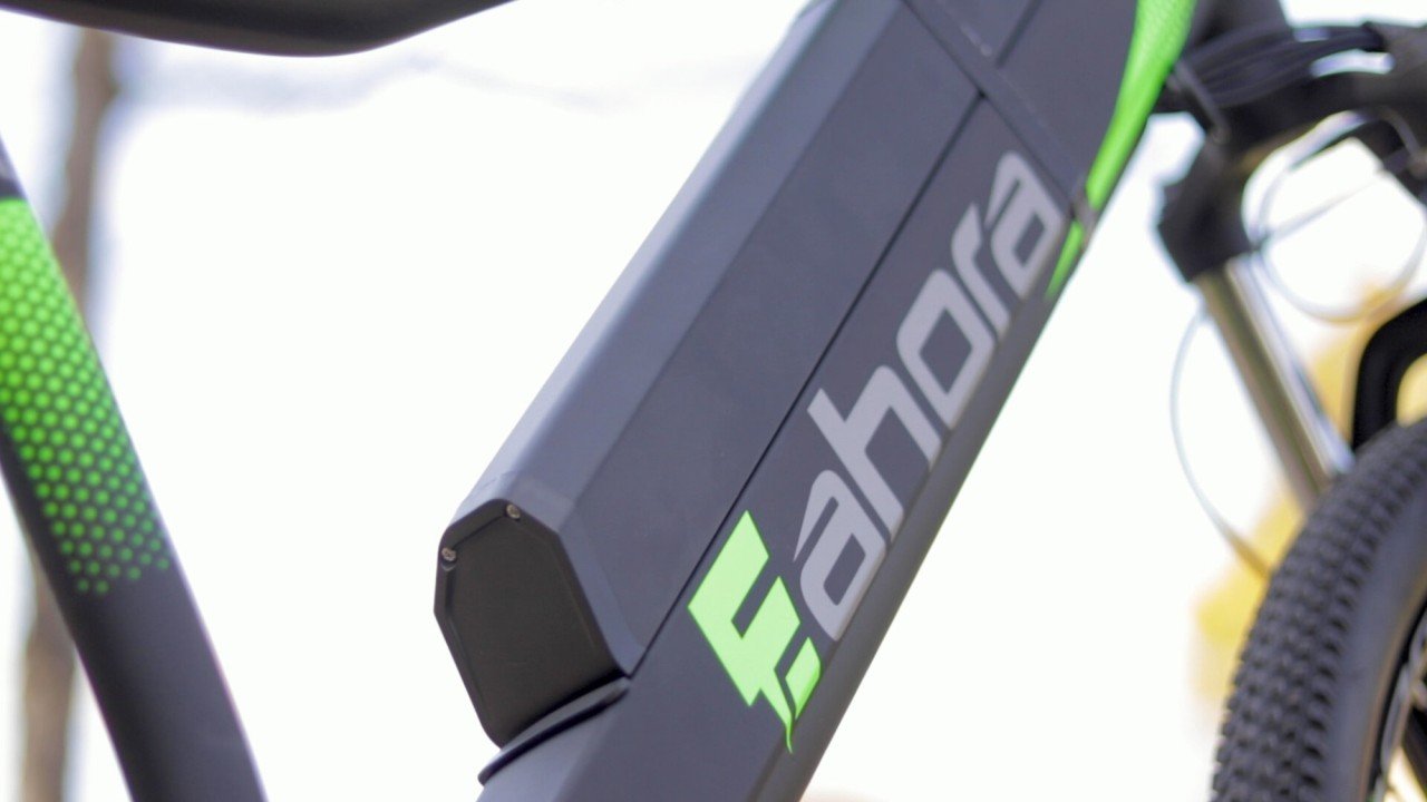 electrified-reviews-eahora-xc100-electric-bike-review-2020-batter